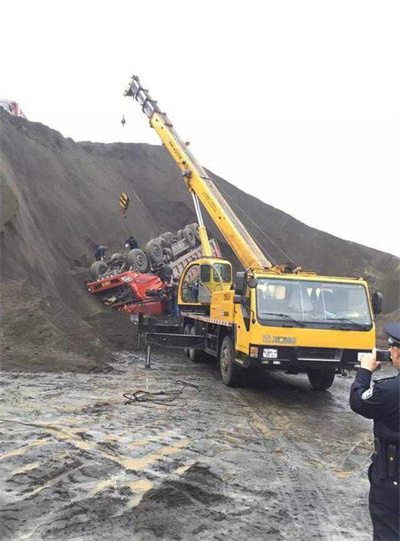 兰山区上犹道路救援